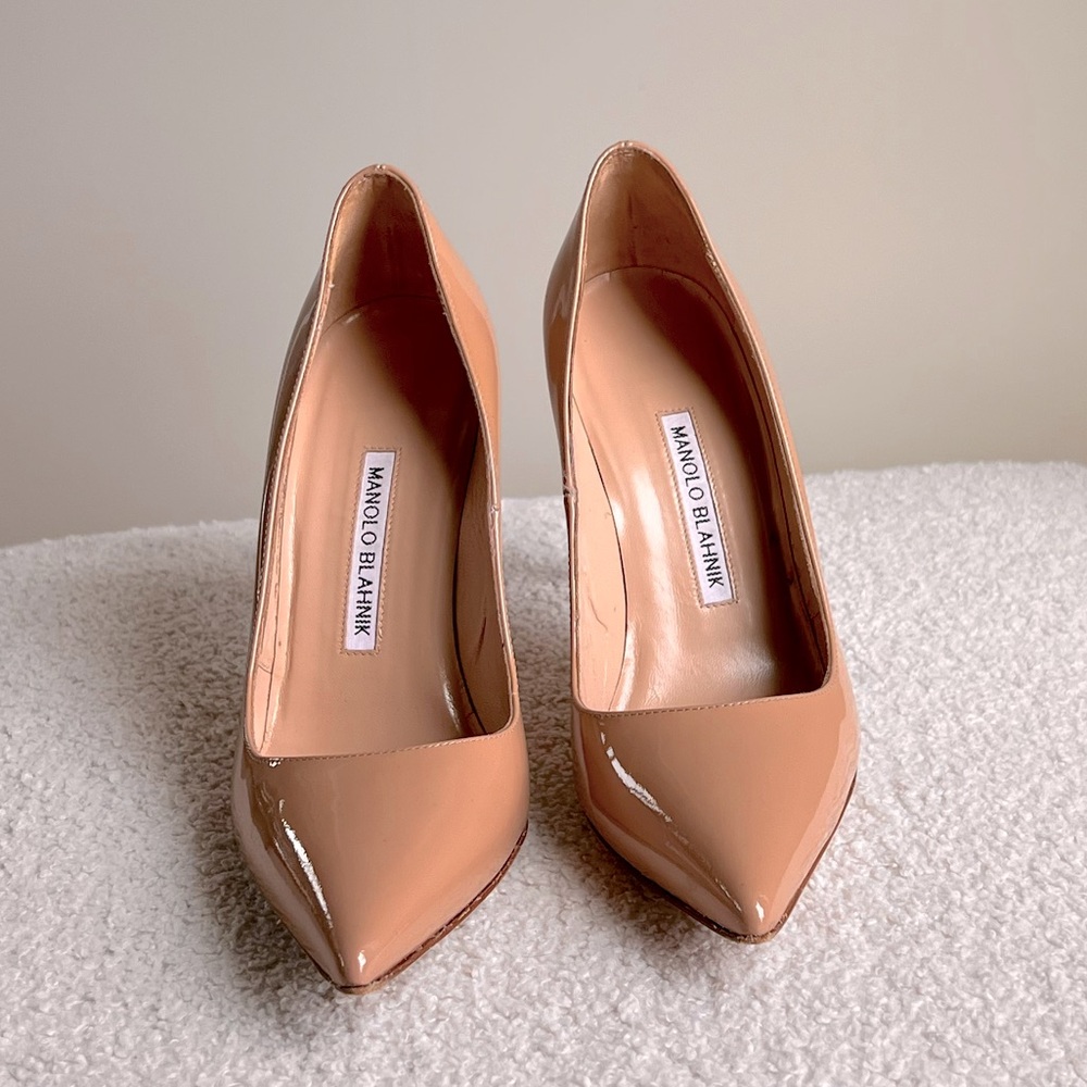Manolo Blahnik Beige Nude Pumps size 38